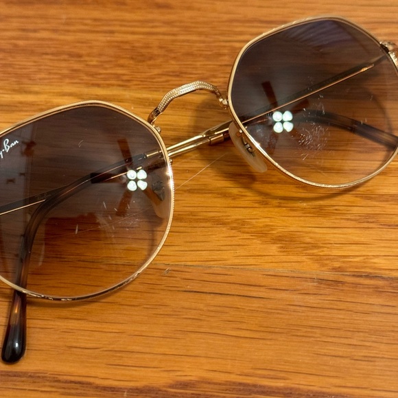Ray-Ban Jack Sunglasses in Polished Ariana Gold Frame and Brown Gradient Lenses - Picture 3 of 6